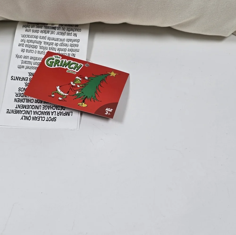 The grinch Dr Seuss who's merry Red Green White 16x16 decorative pillow new - Picture 4 of 8